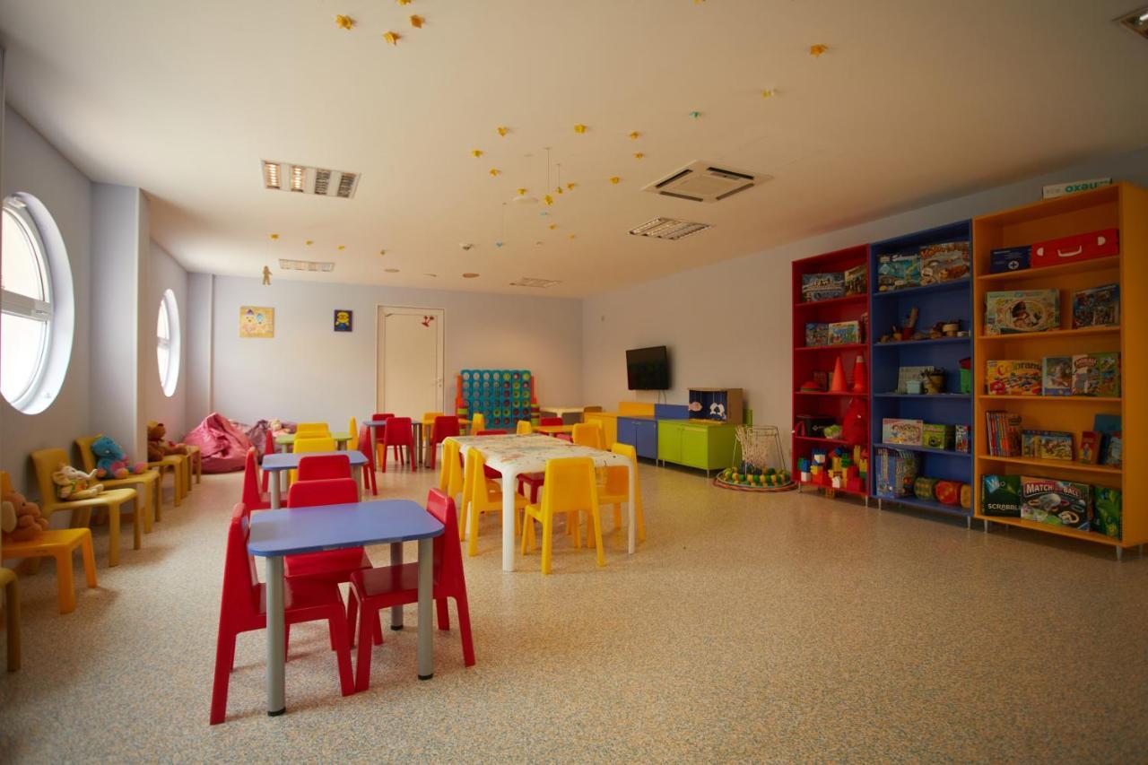 Dreams Sunny Beach Resort And Spa Eksteriør billede A typical nursery classroom