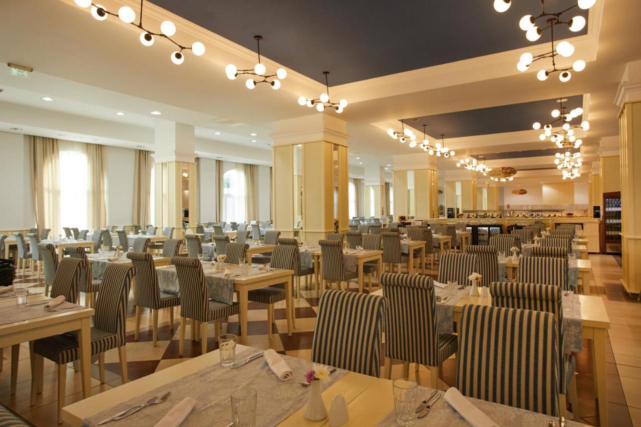 Dreams Sunny Beach Resort And Spa Eksteriør billede The restaurant