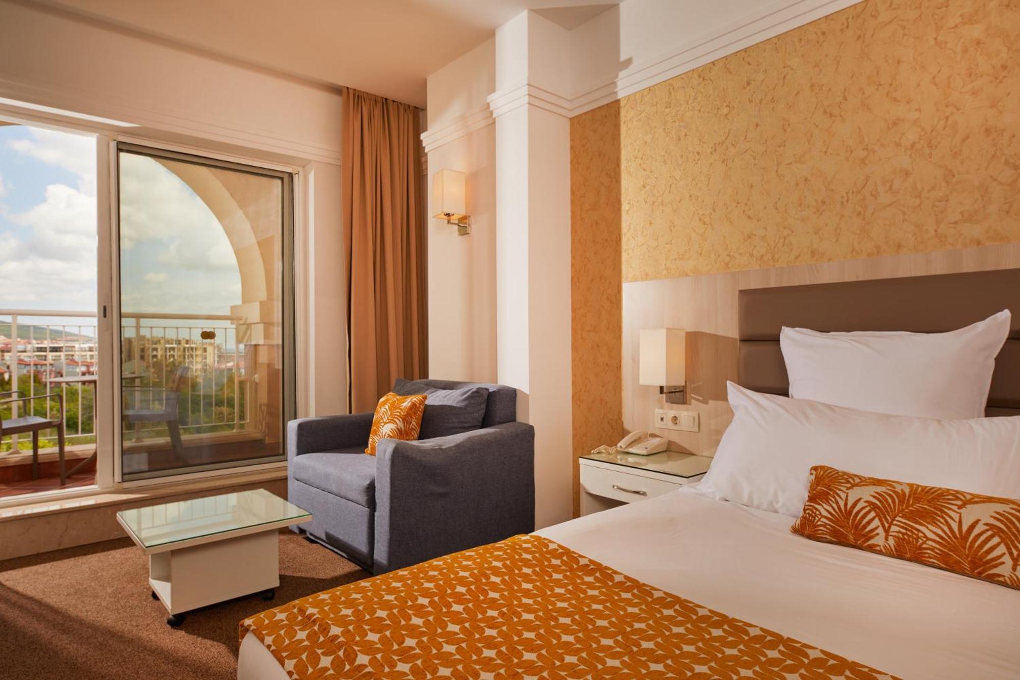 Dreams Sunny Beach Resort And Spa Værelse billede A room at the hotel