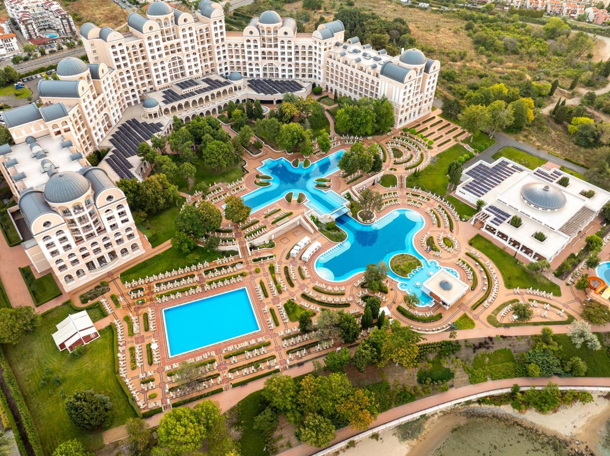 Dreams Sunny Beach Resort And Spa Eksteriør billede The hotel from the air